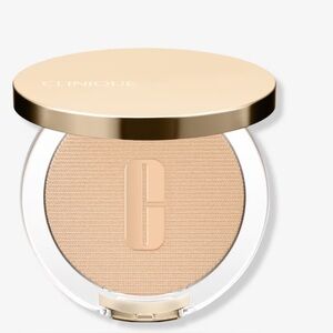 New Clinique True Highlight™ Weightless Face Glow Illuminator in starlight glow